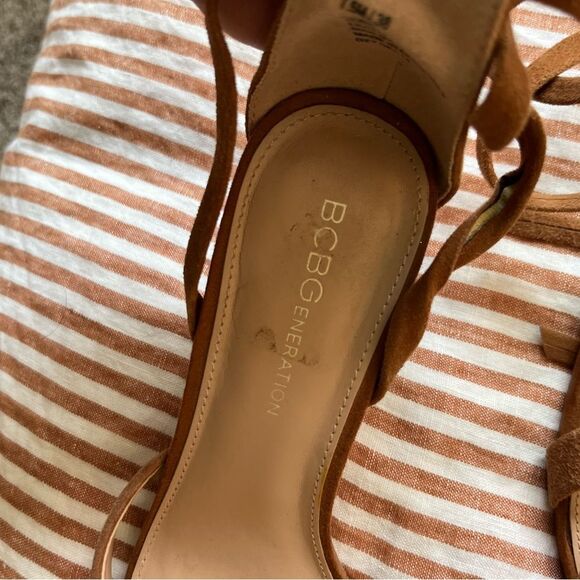 BcbGeneration brown strappy square toe block heeled sandal - Picture 3 of 5